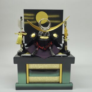 コンパクトな収納箱飾り 8号・上杉謙信公　