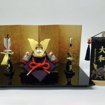 本物志向の兜平飾り・4分の１ 江戸甲冑 和紙小札 春日大社蔵国宝写し 正絹赤絲縅 大将兜