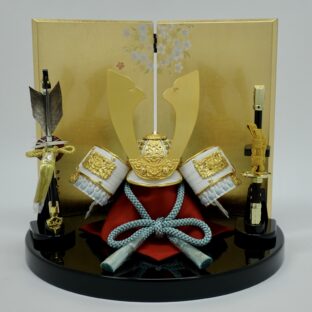 女性に人気の今どきの兜飾り 8号水色糸縅 大将兜