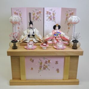 50cm | はるか・収納箱上芥子親王飾り | おしゃれで可愛いお雛様 | 木目のほっこり感とコンパクトさが大好評